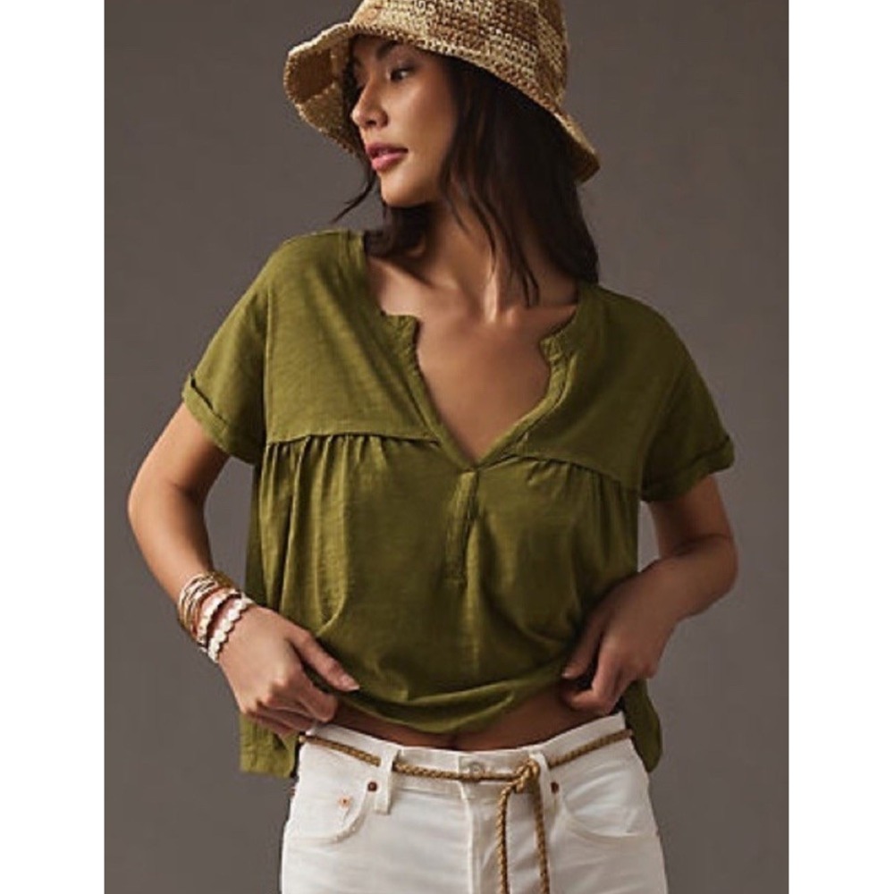 Pilcro Olive Green Short Sleeve V-Neck BlouseSizeSmall
